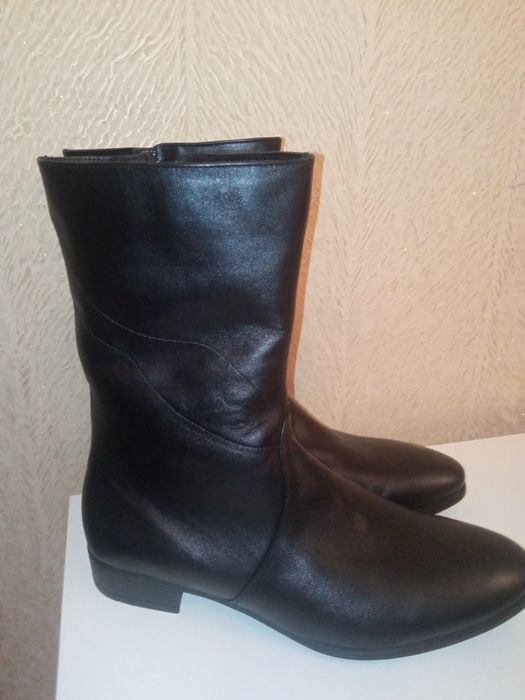 Продам женские сапоги