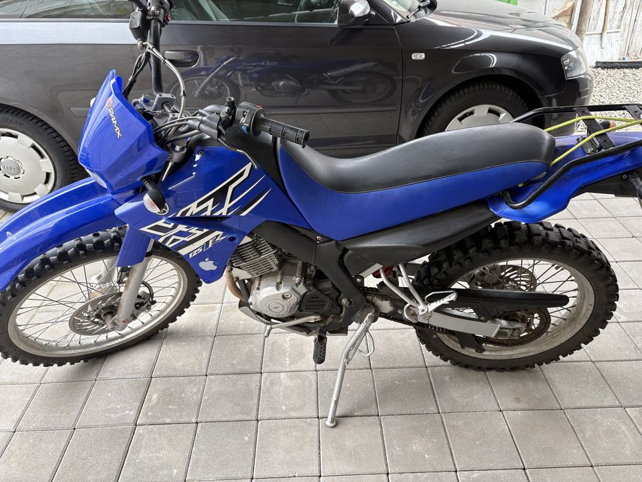 Motocicleta  yamaha 2005,125 xt in 4 timpi