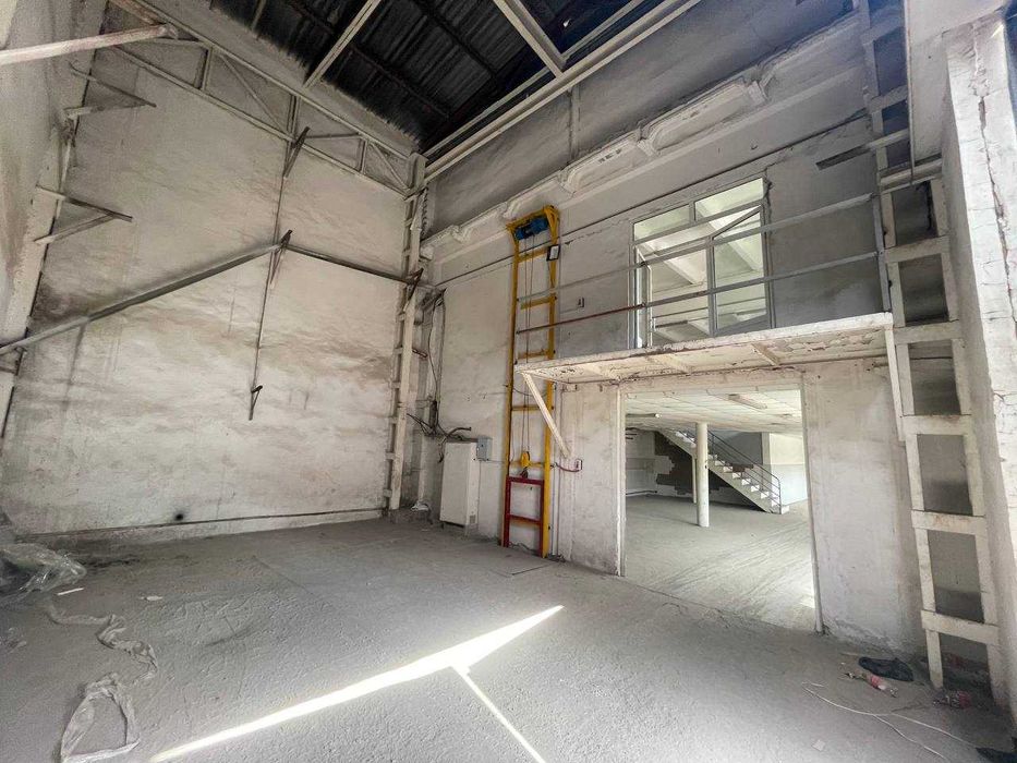 Бетемир р-н ул.Олтин Топган  рядом Пласт полимер склад 852 + 250 кв.м