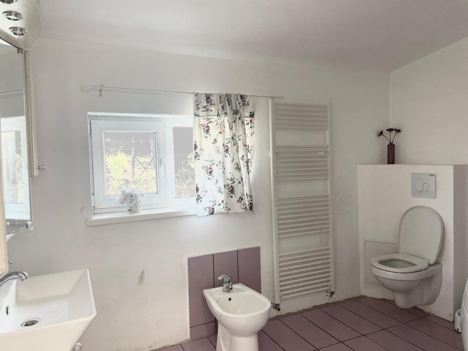 Inchiriez casa Proprietar 5 camere, zona linistita curte, super ocazie