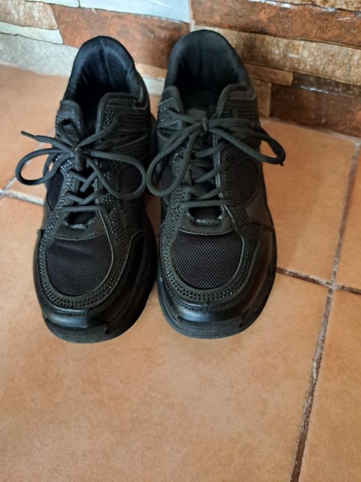 Adidasi fete, nr 37