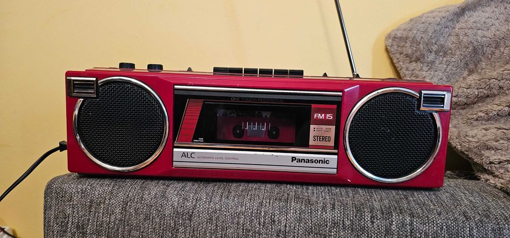 radio casetofon vechi Panasonic RX-FM15L Red