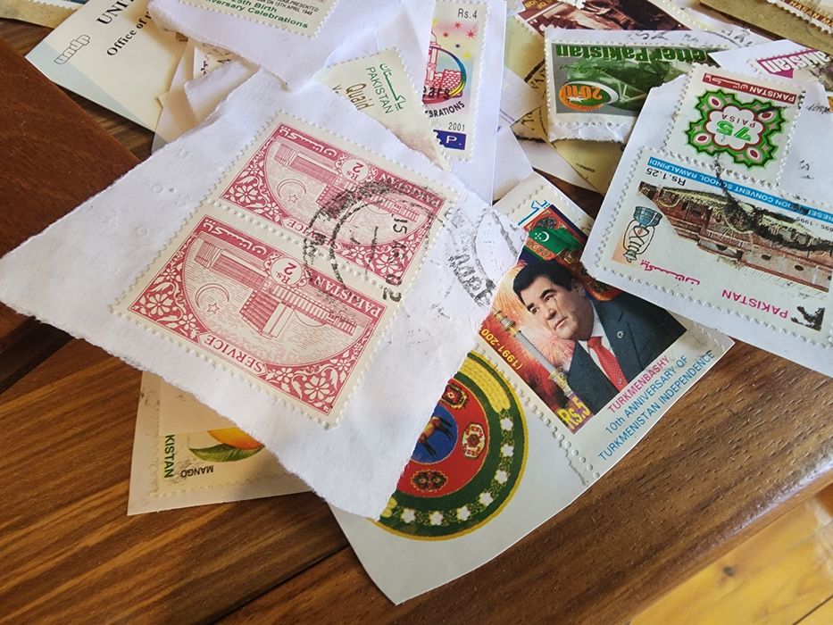 Марки из Пакистана и Туркменистана (для коллекционеров)