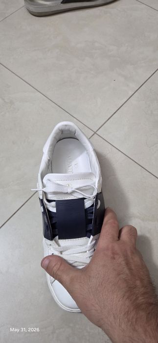 Adidași Valentino