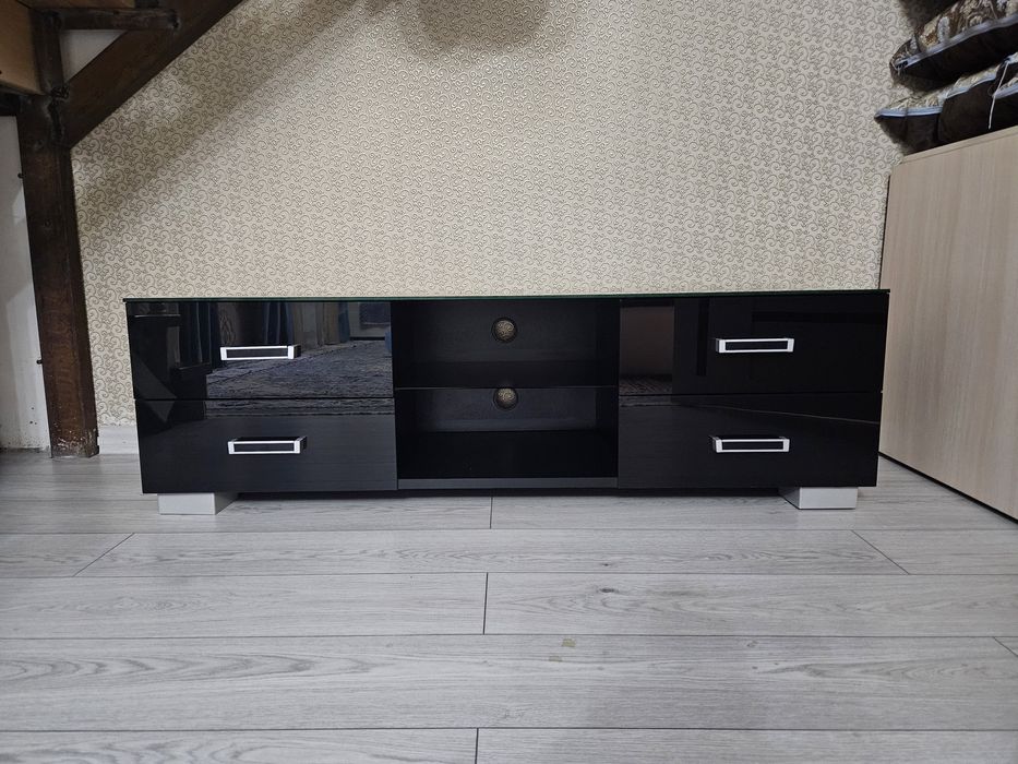 Подставка для телевизора