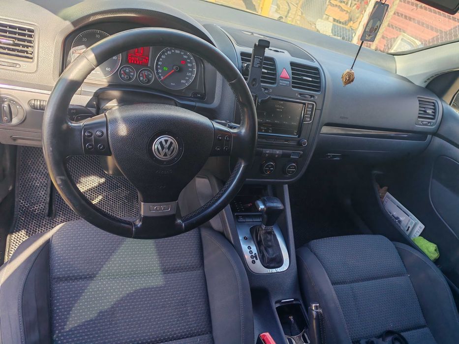 Volkswagen Golf 5 GT – 2.0 TDI – DSG – 140 CP
