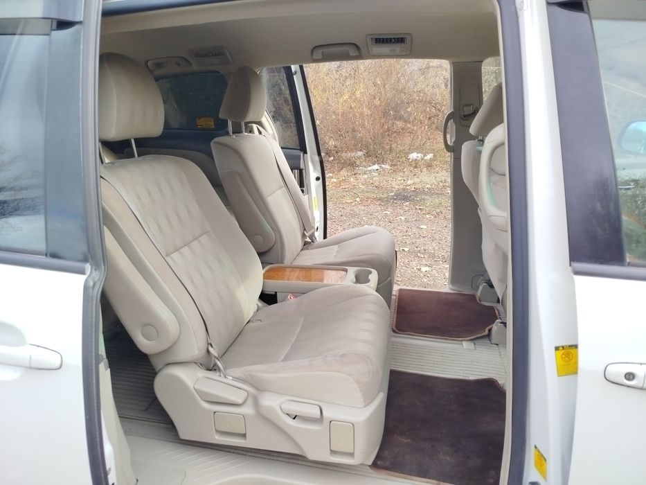 Продам Тоиота Эстима 2010