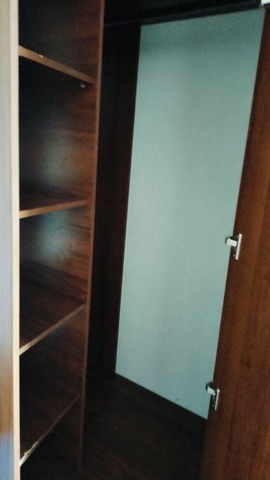 Продам угловой шифонер