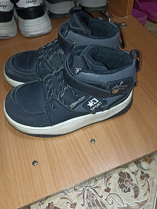 Ботинки весна продам