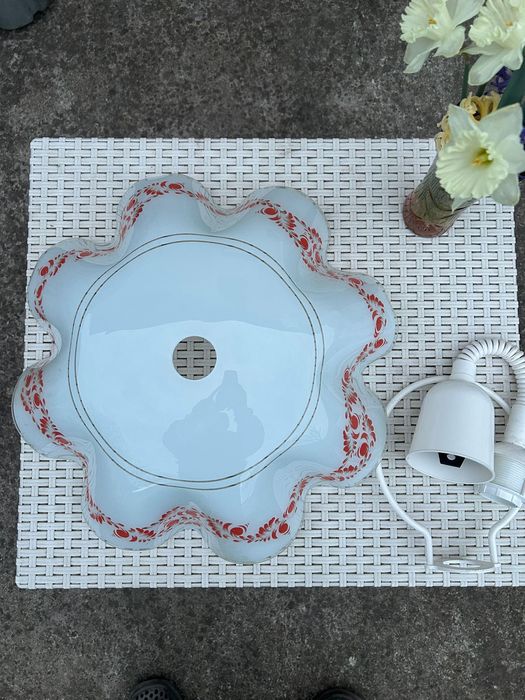 Vând lustra vintage noua