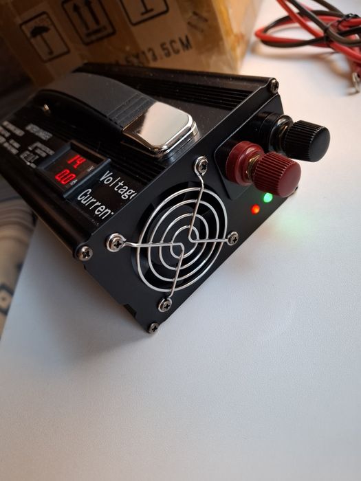 Vînd baterii Lifepo4 12,8v/314Ah și îcărcător.