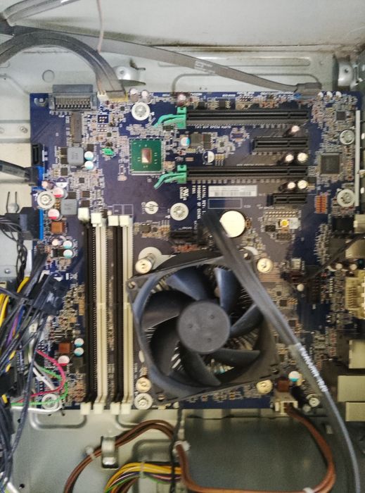 HP Z240 Tower Workstation, Intel Core i7-6700, БП 400W Platinum