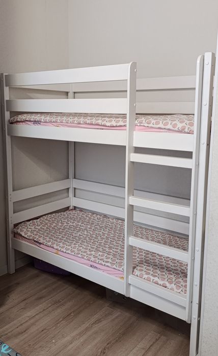 Двухъярусная кровать