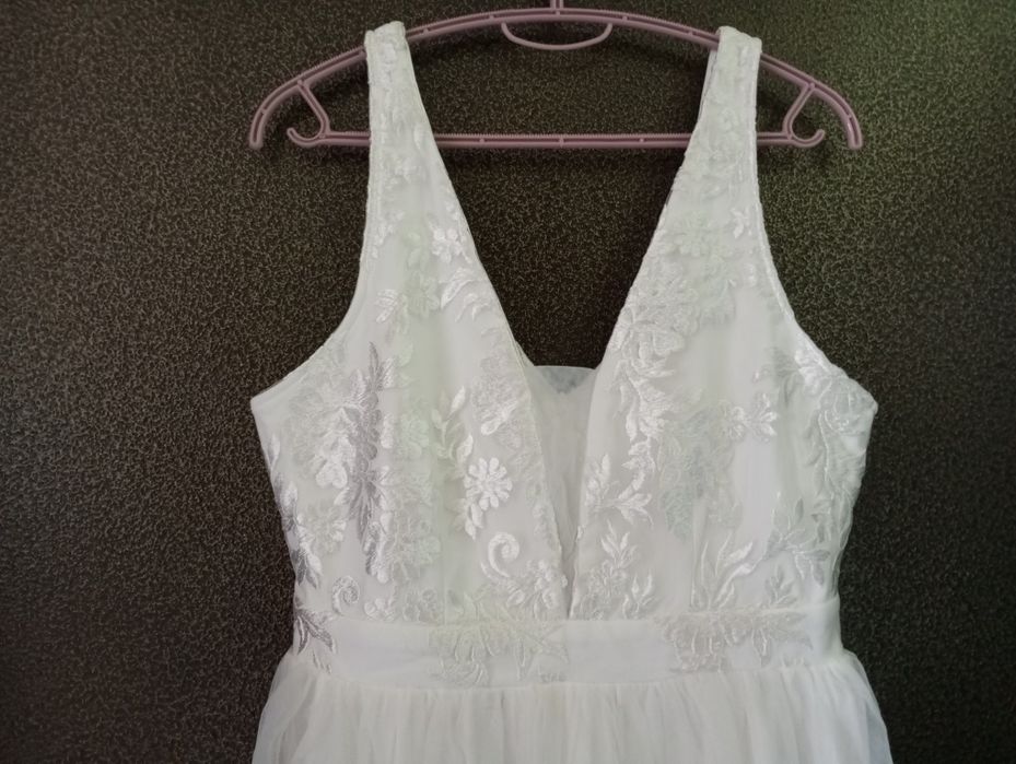 Булчински рокли, нови, различни модели и размери. Единични бройки.