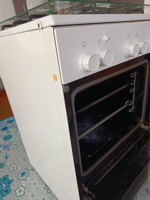 Продам газовую плиту.