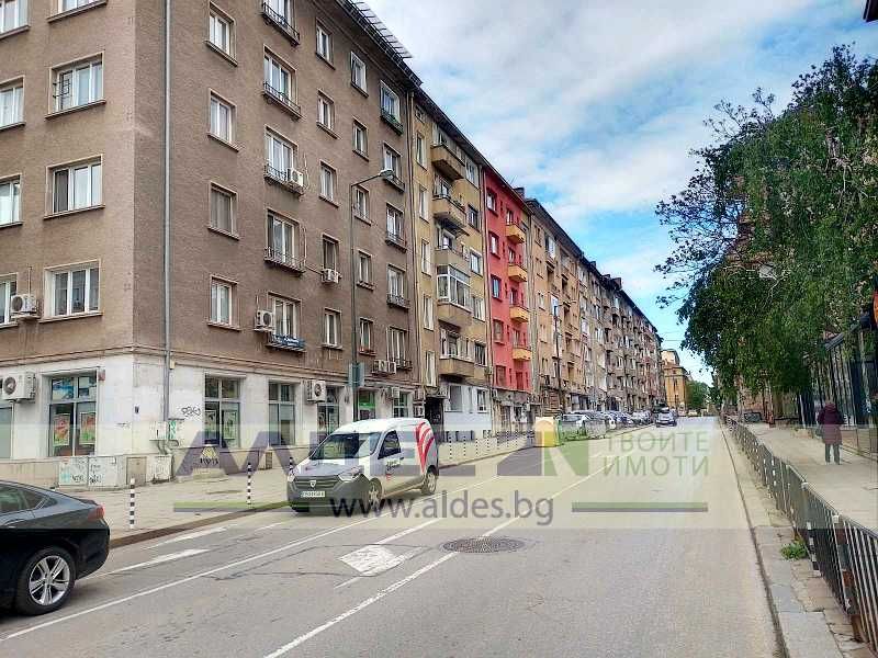 Дава се под наем Двустаен апартамент в София, Център - 77 кв.м за 397.8 € - Снимка #3