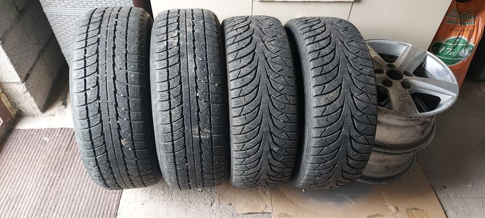 Зимние шины 215/55/R16
