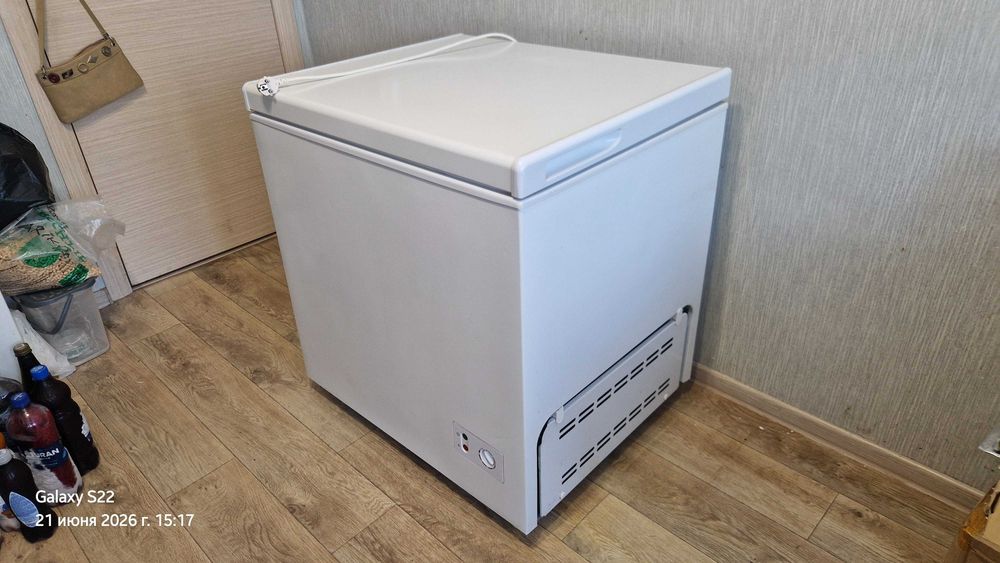 Продам морозильную  камеру (ларь)