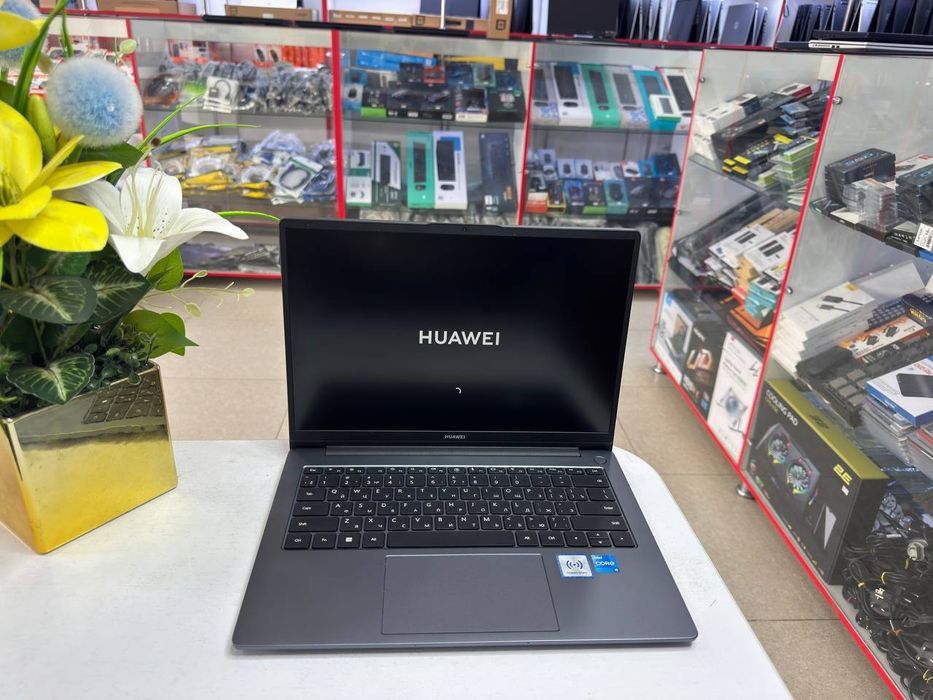 Huawei core i5-12450H DDR5 16/512 SSD holati ideal