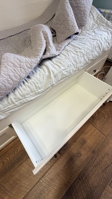 Мебель в спальню. Набор