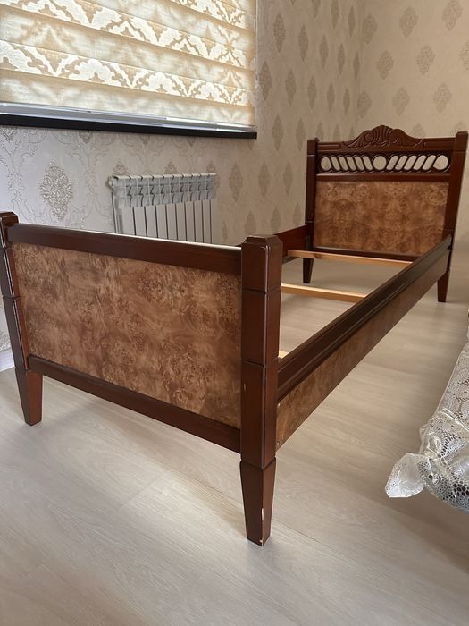 1kishilik kravat sotiladi