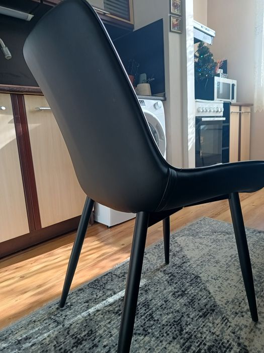 Трапезни столове