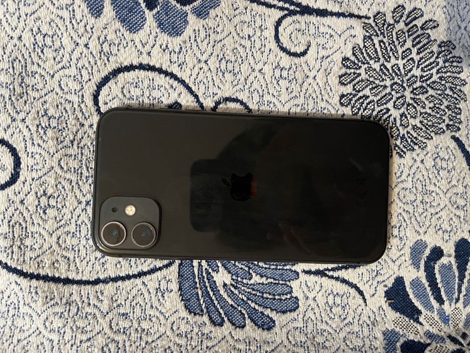 Продам айфон 11 64 гб