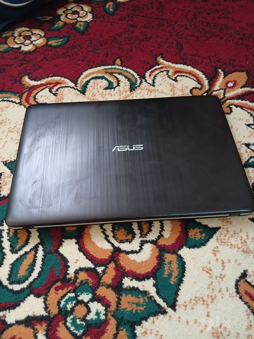 Asus intel celeron(R) 4/1tb
