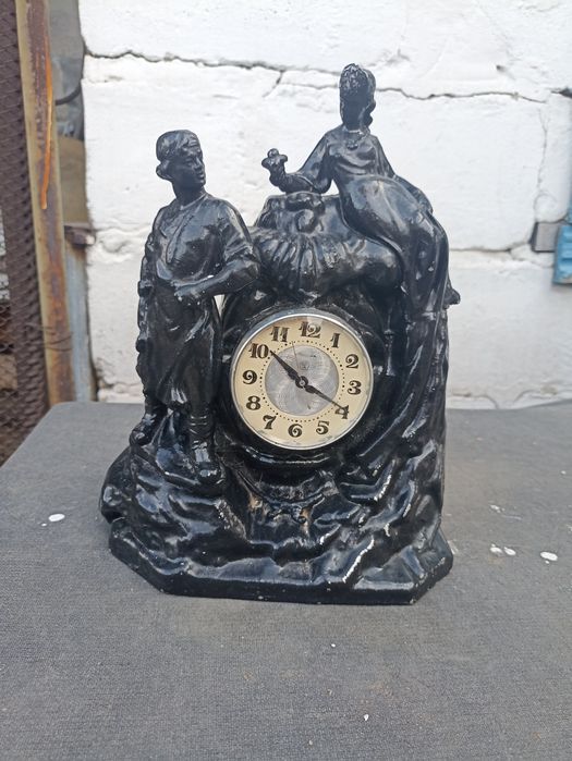 Статуэтка  продам и часы настольные