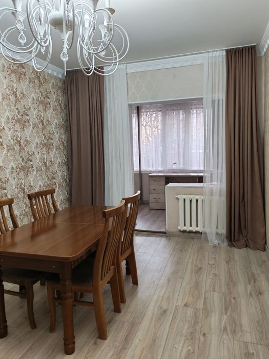 Продаю 2/1/5 Юнусабад 17  с ремонтом, огород, подвал, парковка.