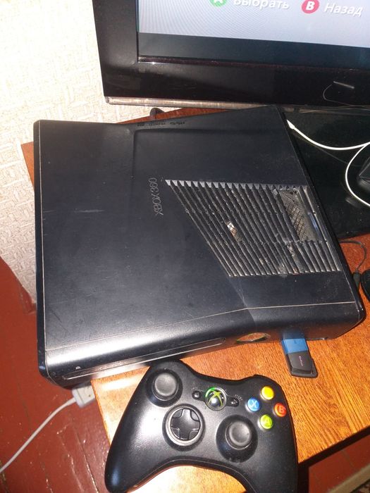 Xbox 360 slim 30000