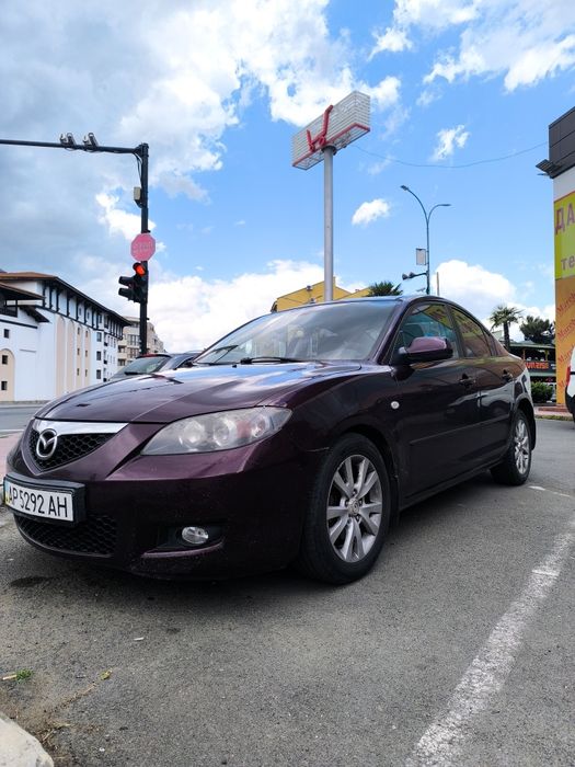 Продавам mazda 3 на украинската регистрация