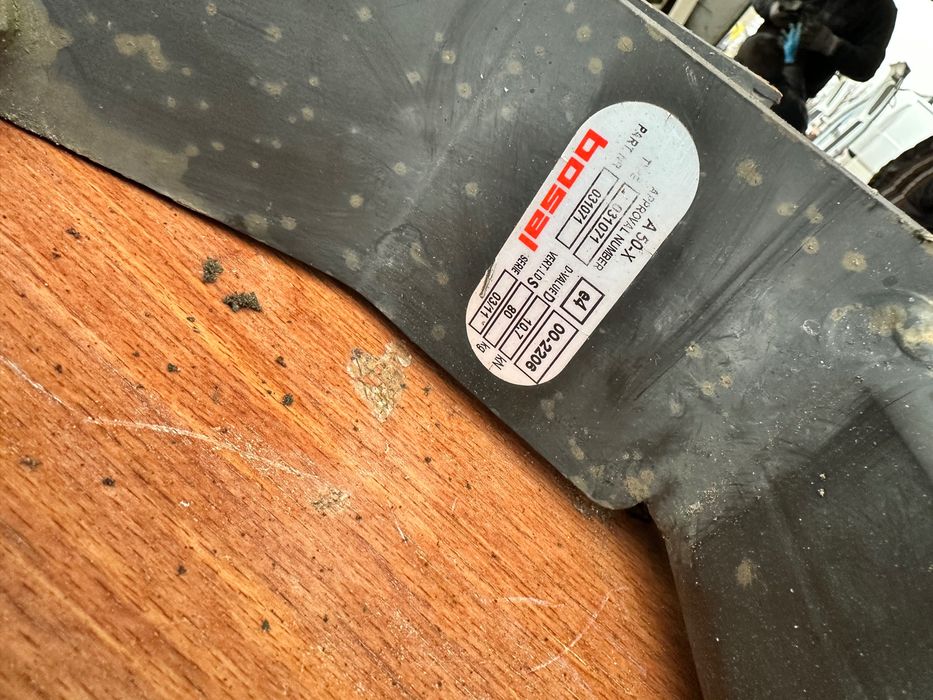 Теглич за Е класа w211