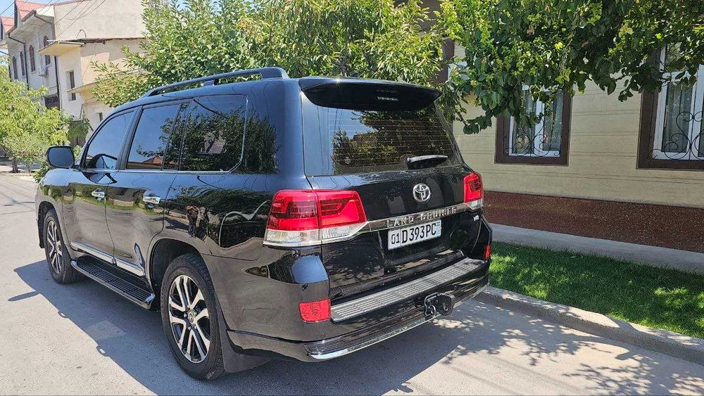 Toyota Land Cruiser 200