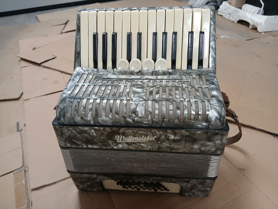 Акордеони различни