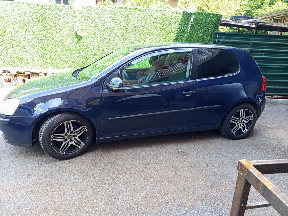 Продавам golf 5 1.4 75кс.