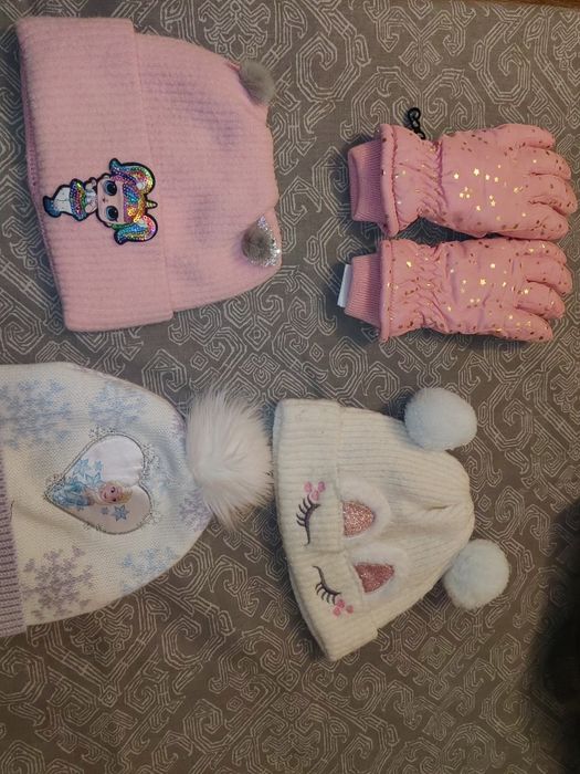 Продаются шапки теплые