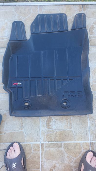 Pentru Toyota Auris set presuri Proline