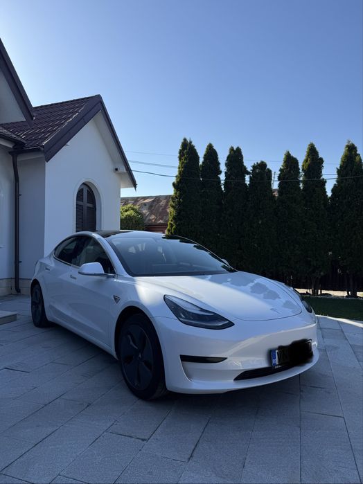 Tesla Model 3 SR+ masina electrica superba