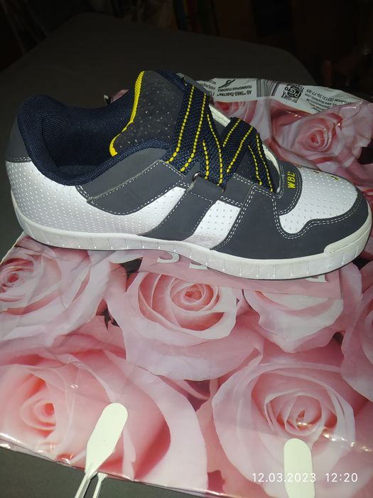 Продаю новые кроссовки