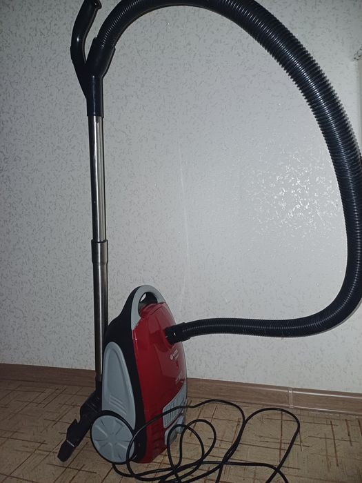 Продам пылесос Vitek со съёмным мешком