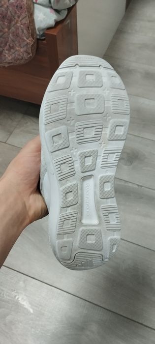 Кроссовка адидас