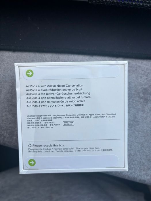 Продам AirPods 4 серии