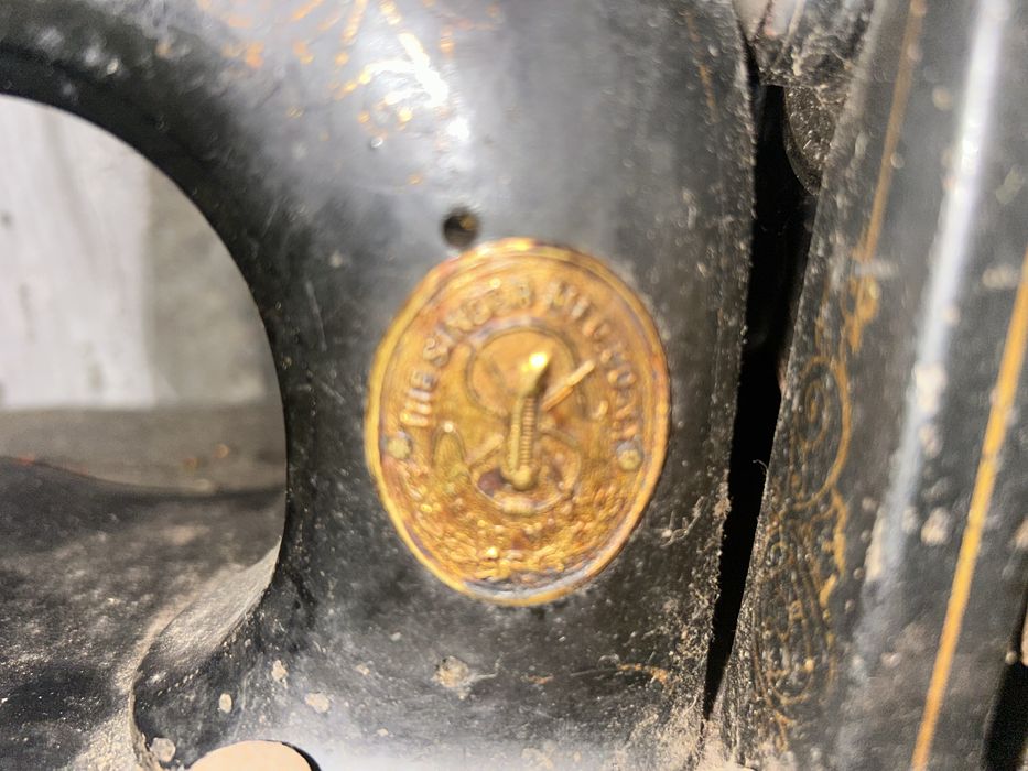 Masina de cusut SINGER antica