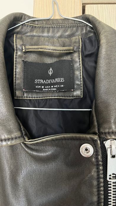 Яке от еко кожа Stradivarius