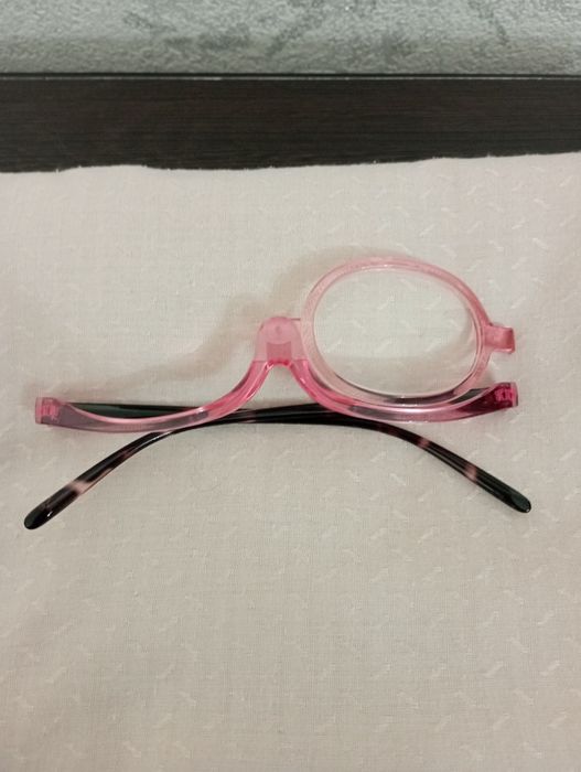 Продам новые  очки  полуободковые для макияжа