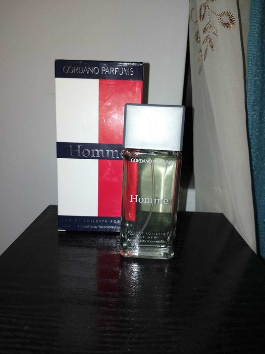 Vând parfum Tommy Hilfiger 50ml Nou!!