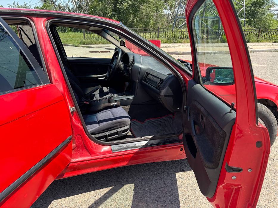 Bmw E36 (318i) Red