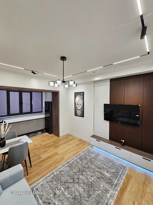 СРОЧНО Высокопотолочка Ш.Руставели 1 линия 3 комнаты новый ЕВРО ремонт