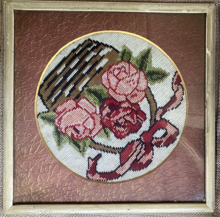 Goblen - Vintage - Cos cu flori - inramat cu geam